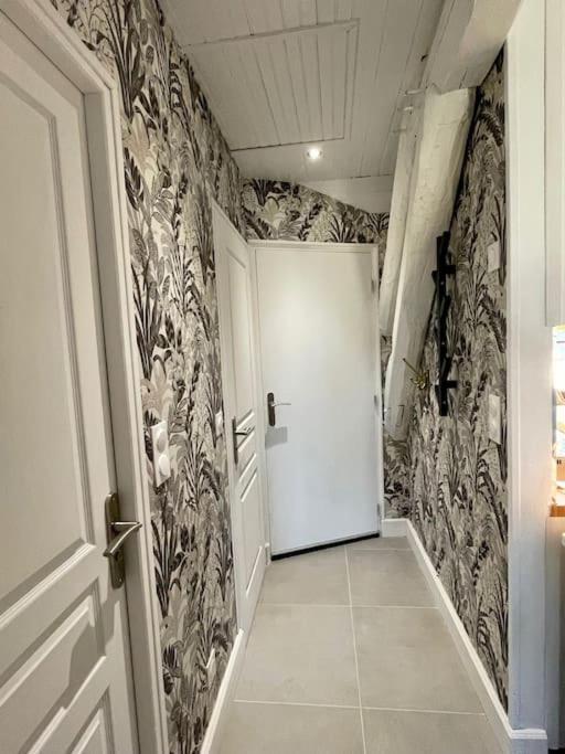 Appartement En Plein Centre Ville Milly-la-Foret Exterior foto