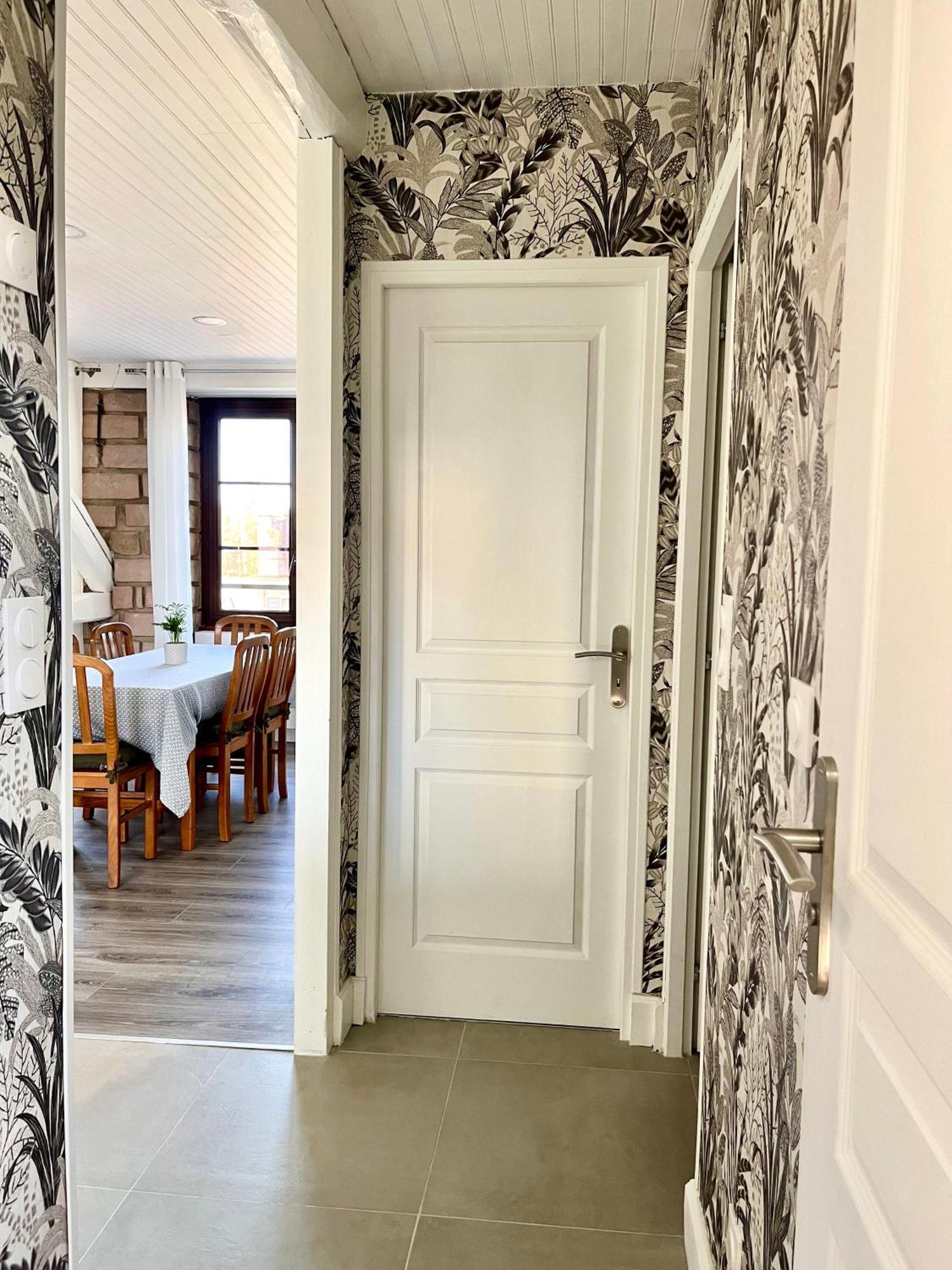 Appartement En Plein Centre Ville Milly-la-Foret Exterior foto